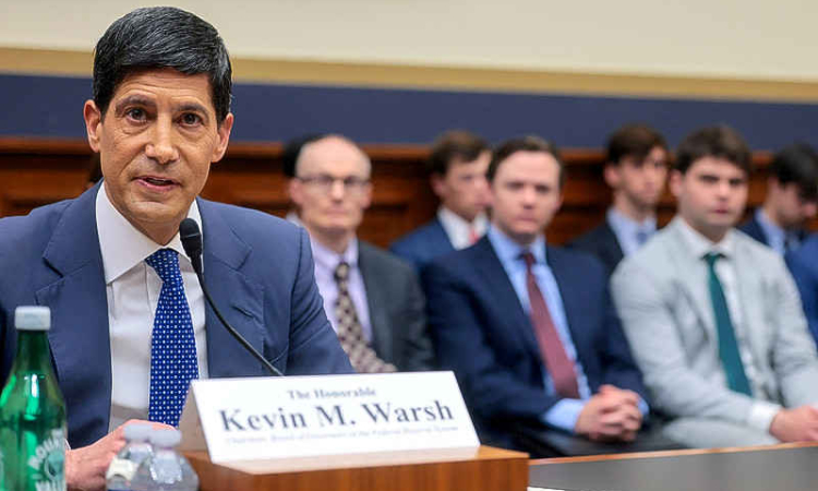 Fed chief vows to 'do my job'  if challenged by US president